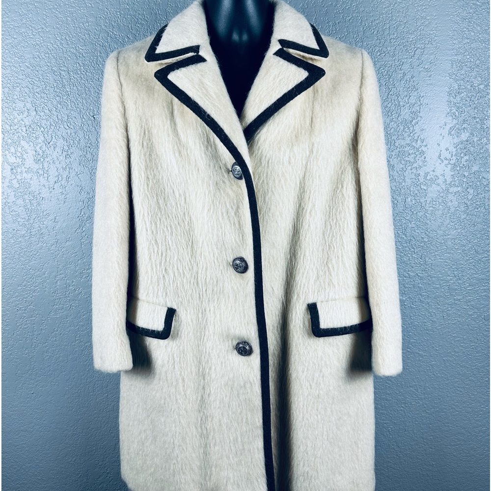 Vintage Excellent Condition LODENFRAY Notched Collar Wool Coat Designer Lining